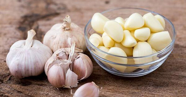 Sử dụng tỏi để chữa đầy hơi chướng bụng ở trẻ em