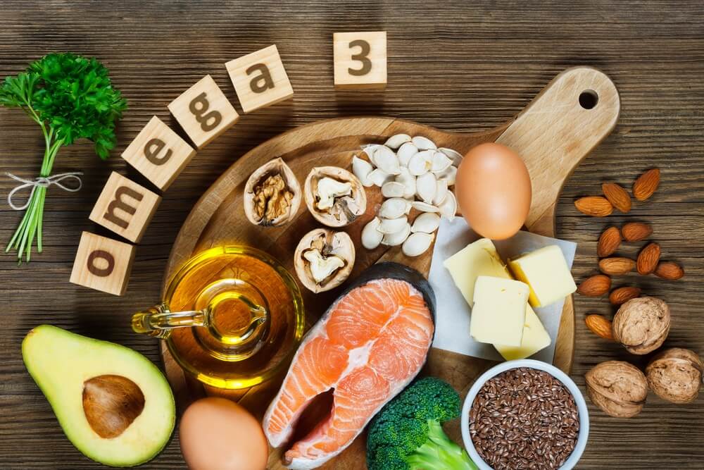 bổ sung cho trẻ những thực phẩm giàu omega- 3, các loại vitamin A, C, E, D