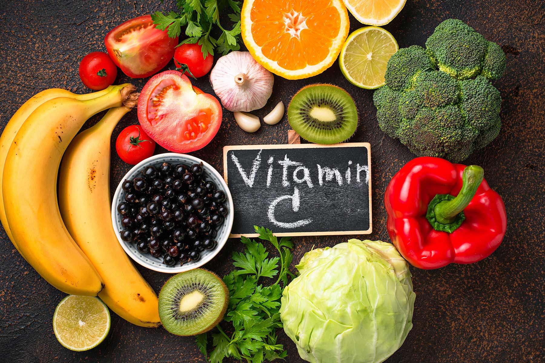 Thiếu vitamin C khiến trẻ bị khô môi