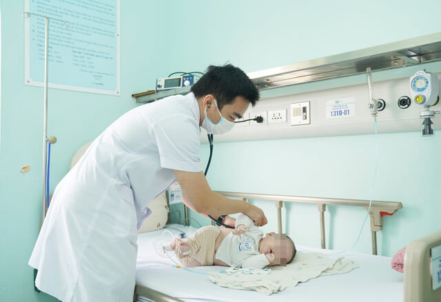 Tái khám đúng lịch hẹn theo lời khuyên của bác sĩ