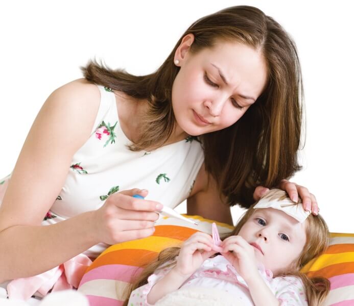 trẻ bị sốt chân tay lạnh thì nên đưa trẻ đi bệnh viện