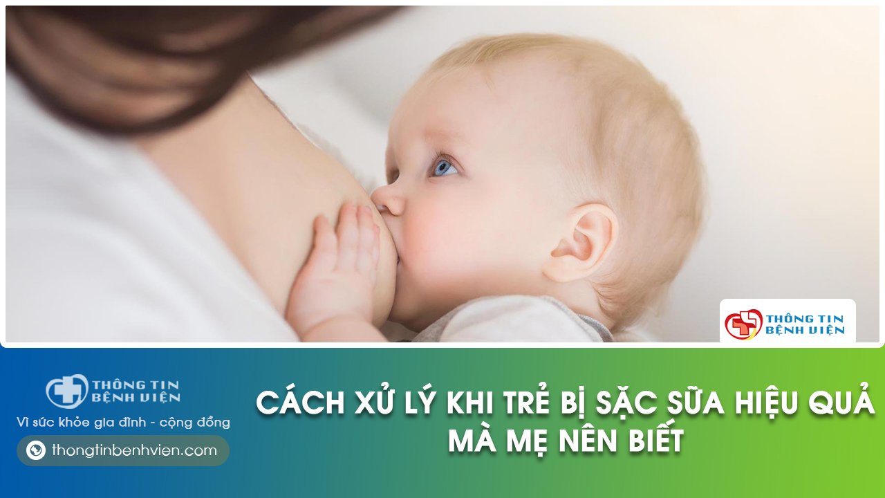 trẻ bị sặc sữa vào phổi