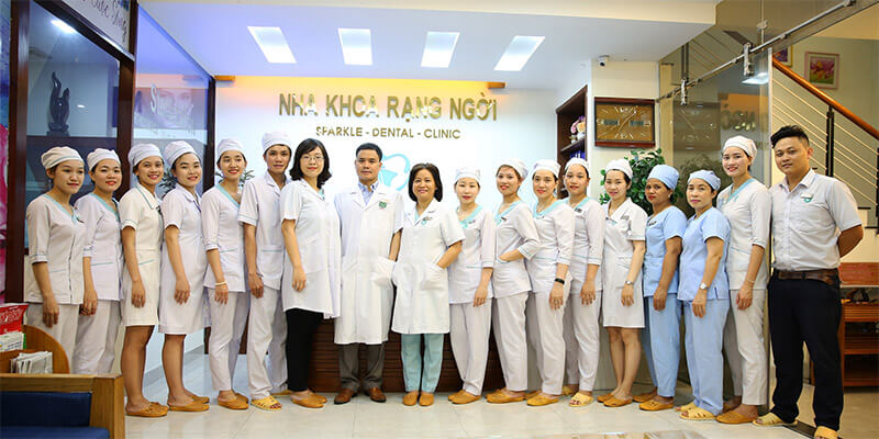 Đội ngũ bác sĩ chuyên nghiệp của nha khoa Rạng Ngời