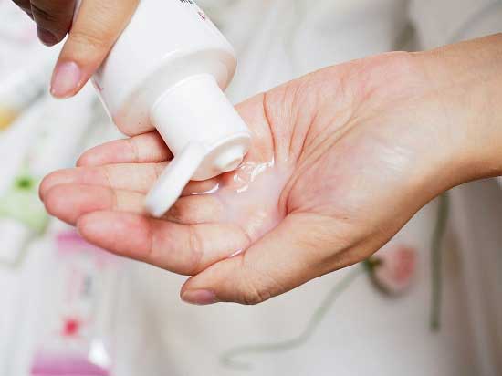 Không lạm dụng dung dịch vệ sinh phụ nữ