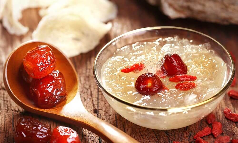 yến là một loại thực phẩm có giá trị dinh dưỡng khá cao và vô cùng bổ dưỡng cho mọi đối tượng ở mọi lứa tuổi