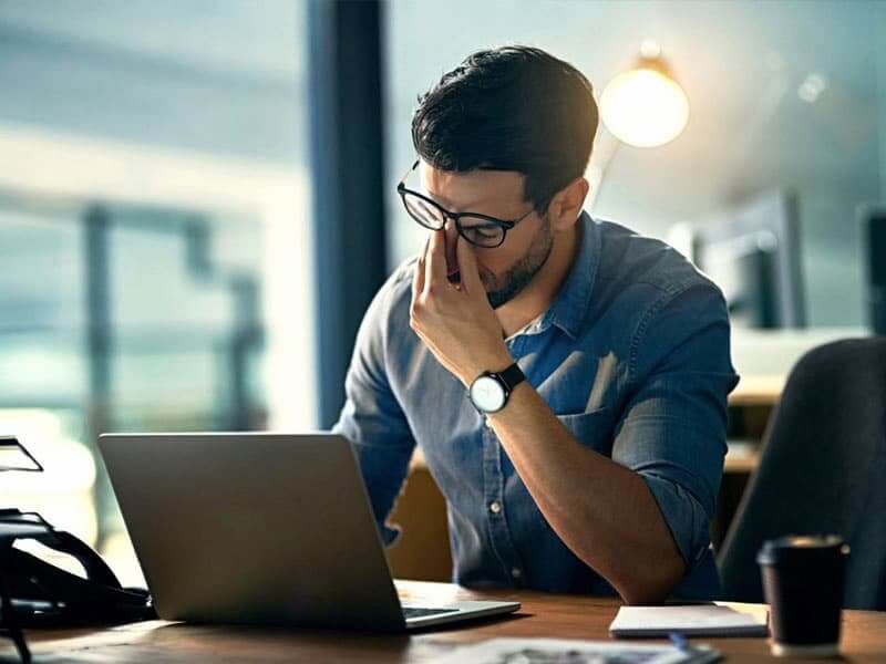 Mỏi mắt là tình trạng mắt hoạt động trong một thời gian dài