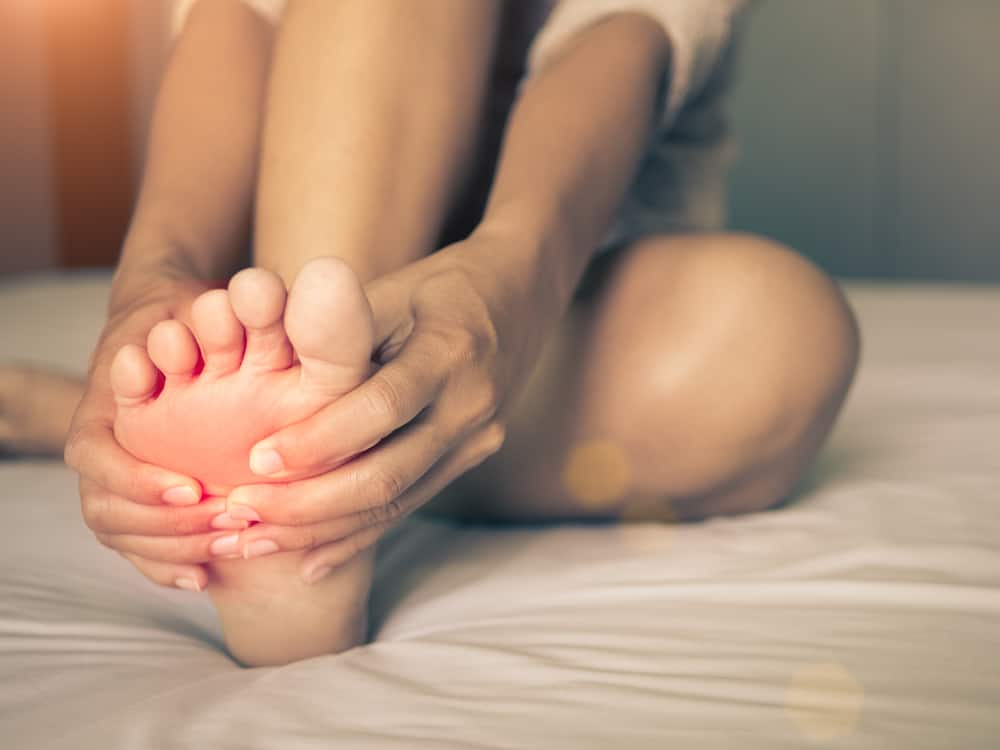 Chuột rút khi ngủ: Nguyên nhân, Triệu chứng và Phương pháp chữa trị