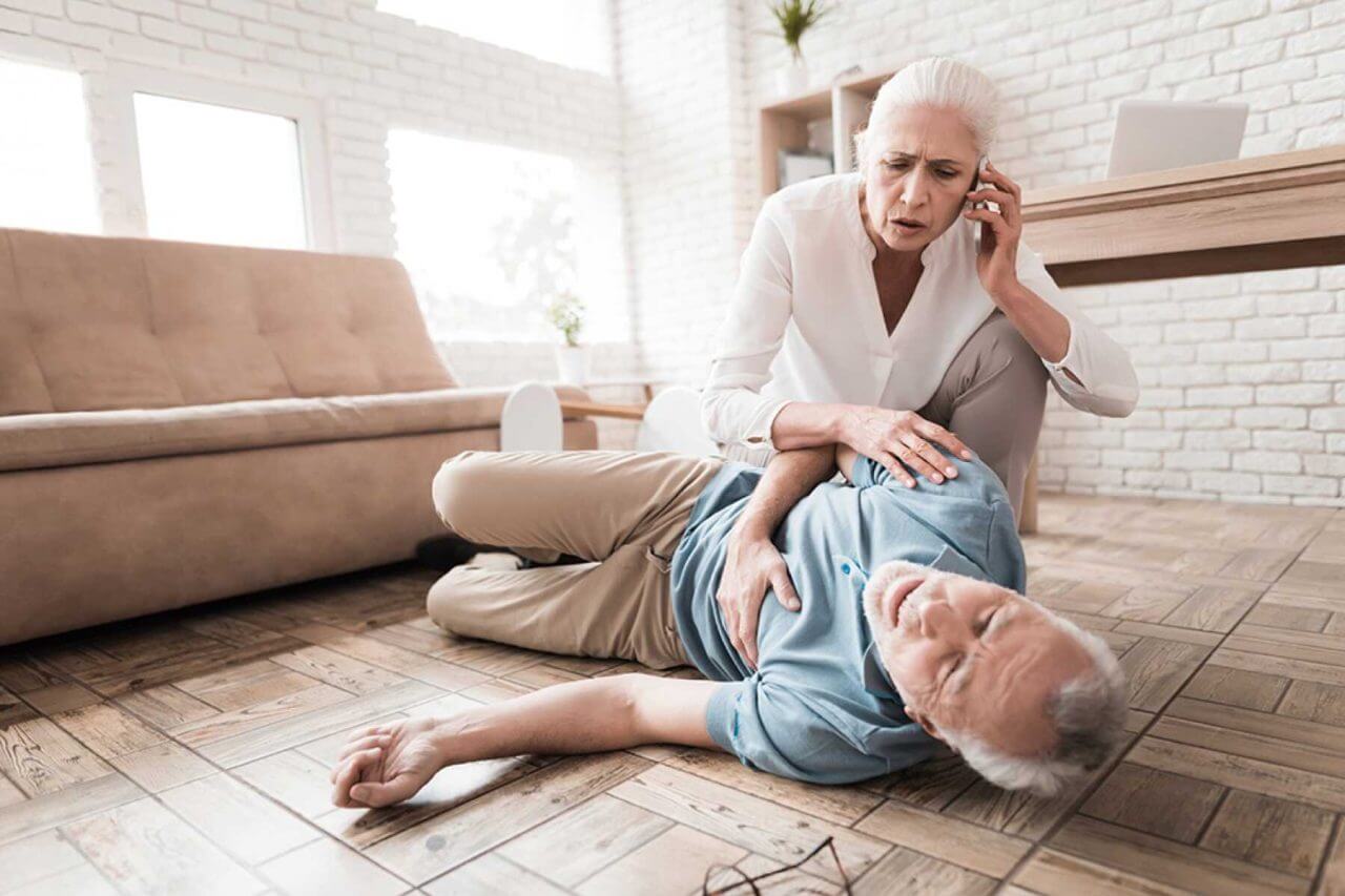 Đột quỵ nguy hiểm như thế nào? Nguyên nhân, triệu chứng và cách chữa trị