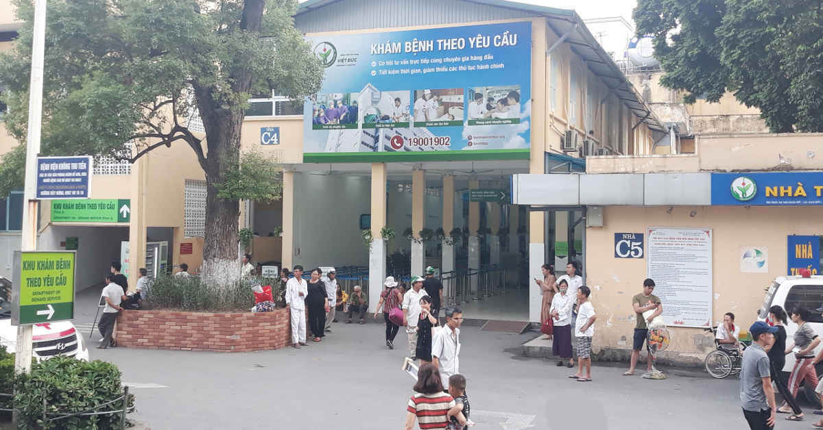 Hoạt động khám chữa bệnh tại bệnh viện Hữu Nghị Việt Đức