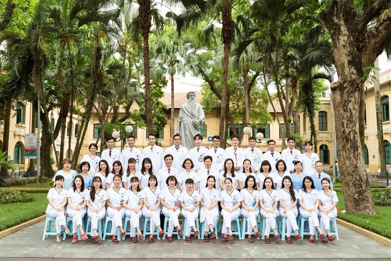 đội ngũ bác sĩ bệnh viện Xanh Pôn