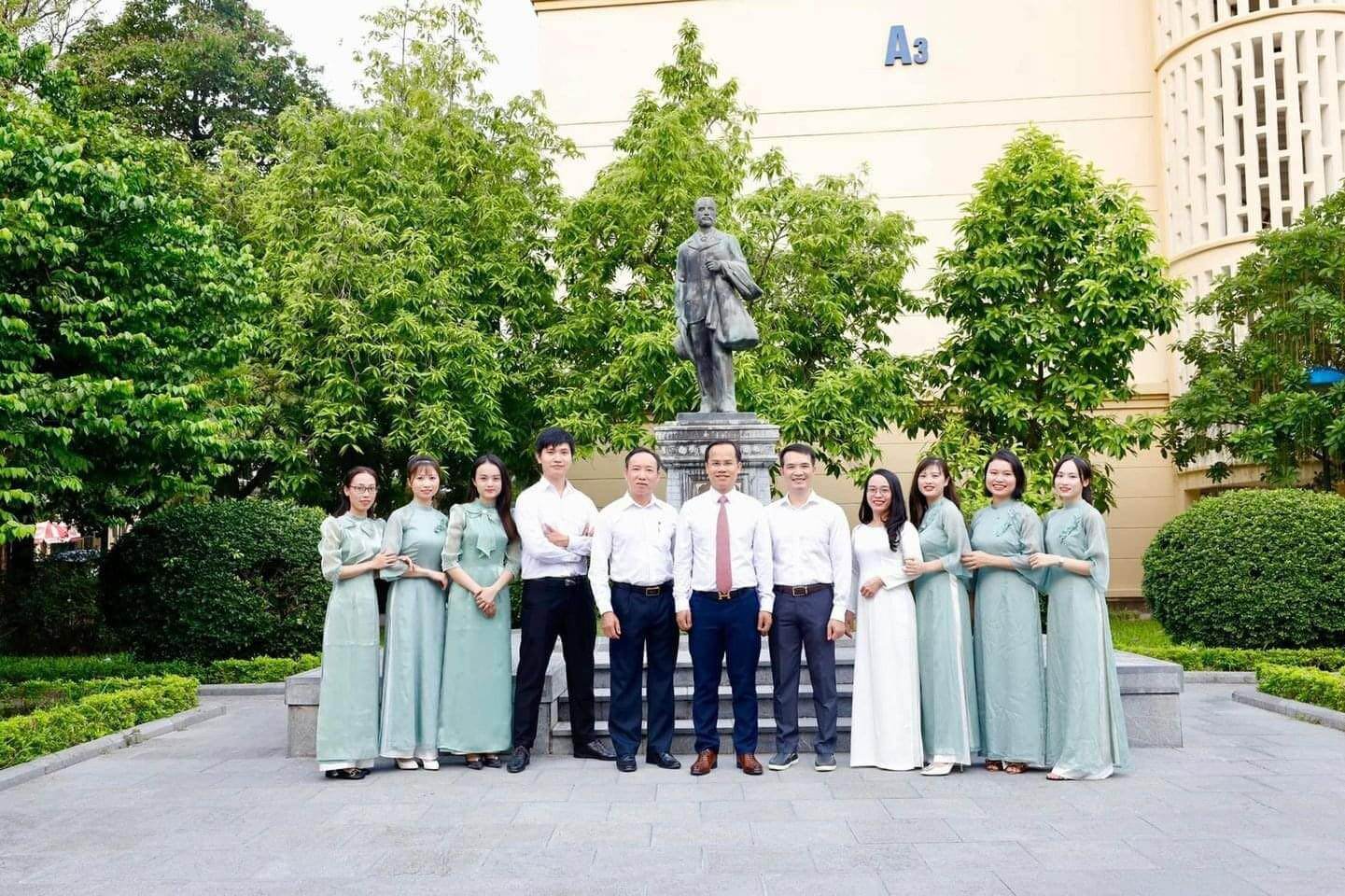 đội ngũ bác sĩ khoa phẫu thuật thẩm mỹ bệnh viện đại học y hà nội