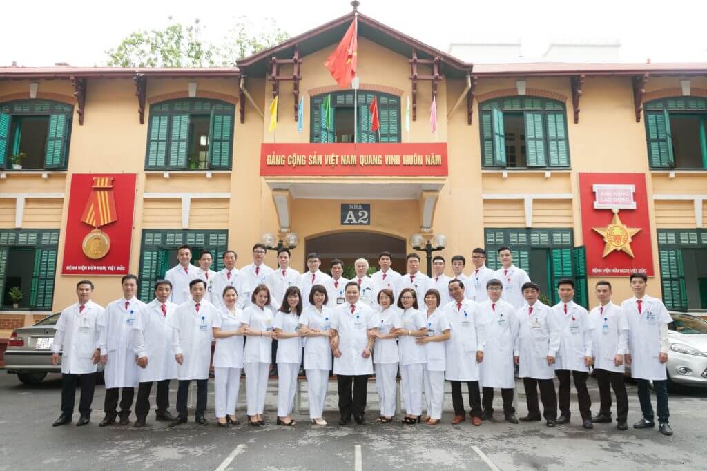 đội ngũ bác sĩ khoa Khám xương của bênh viện Việt Đức