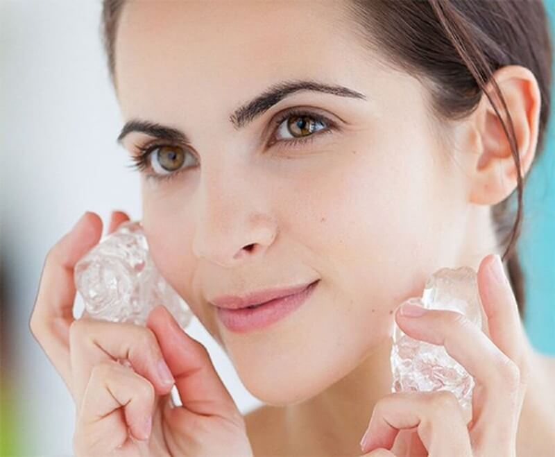 Đá lạnh hỗ trợ trị mụn trứng cá, mụn bọc, mụn mủ