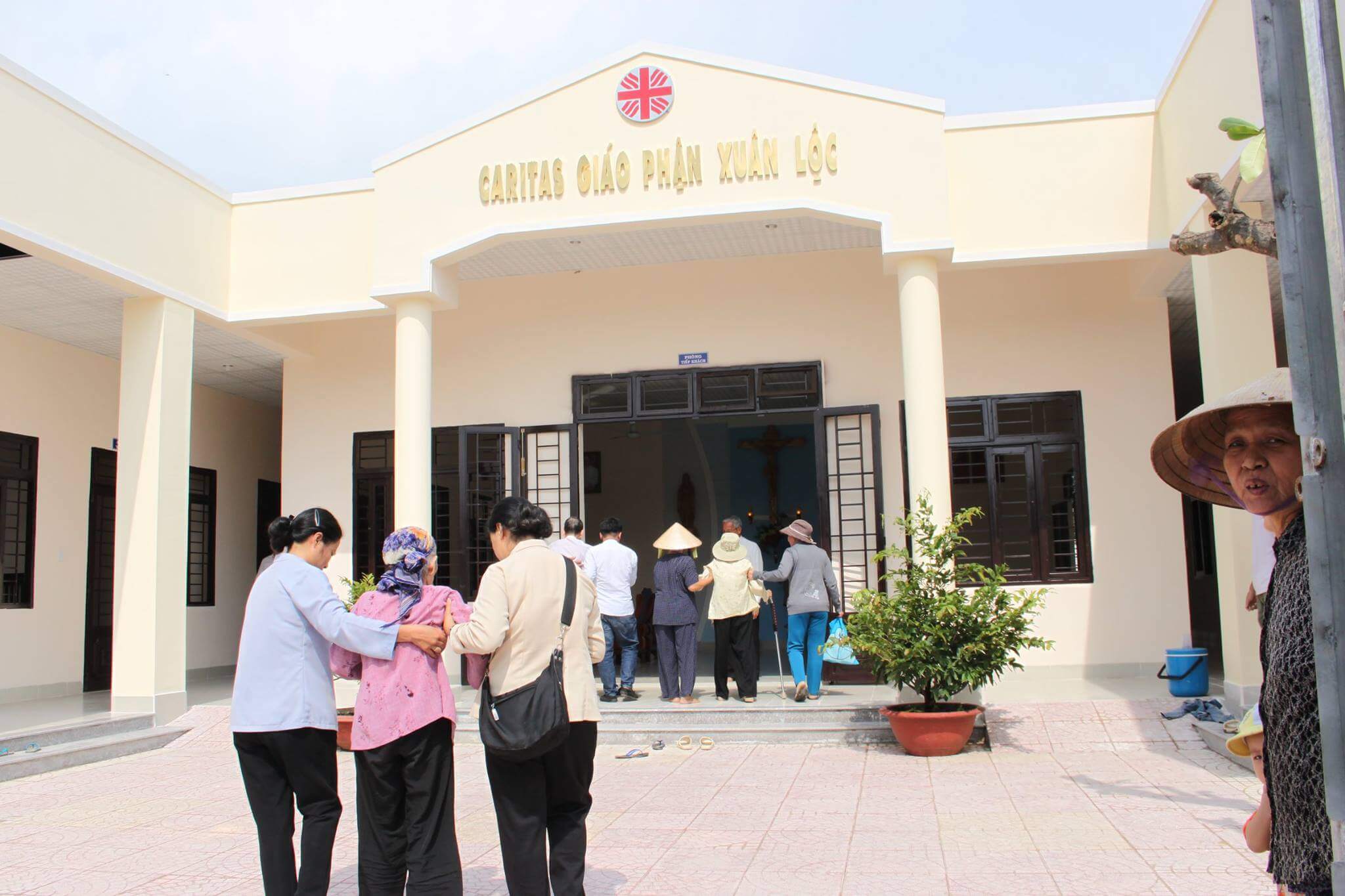 Thông tin Nhà dưỡng lão Hòa Xuân: Địa chỉ, hoàn cảnh, thủ tục xin vào ở