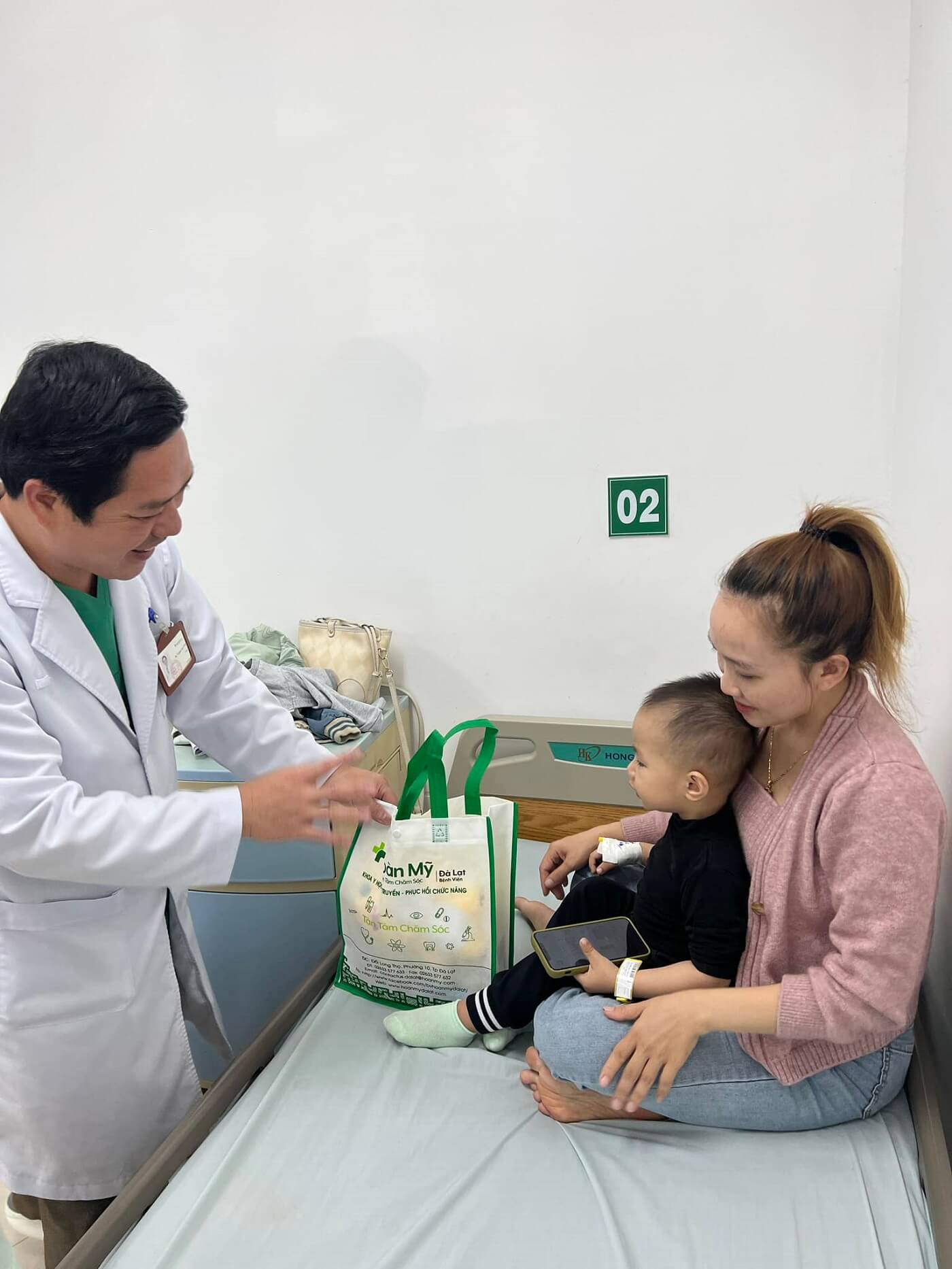 Bệnh nhân đến khám tại bệnh viện