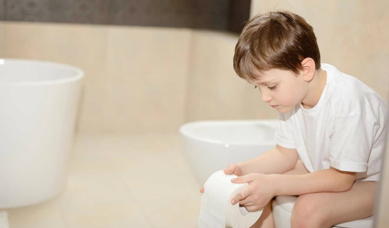 Táo bón lâu ngày có nguy hiểm không? Nguyên nhân và cách chữa trị