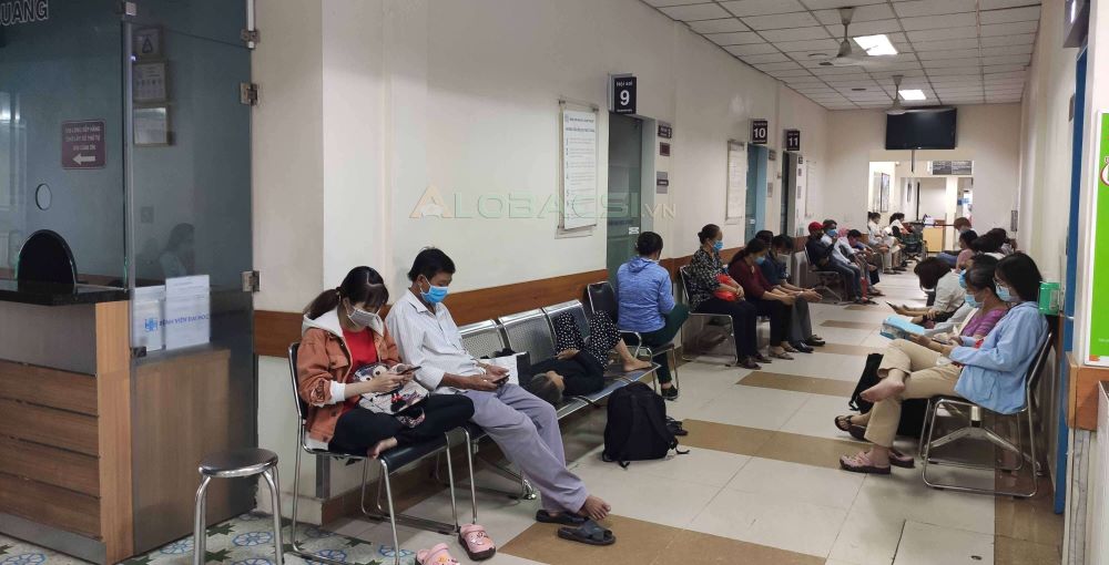 Hoạt động thăm khám bệnh tại bệnh viện đại học Y dược Tp HCM