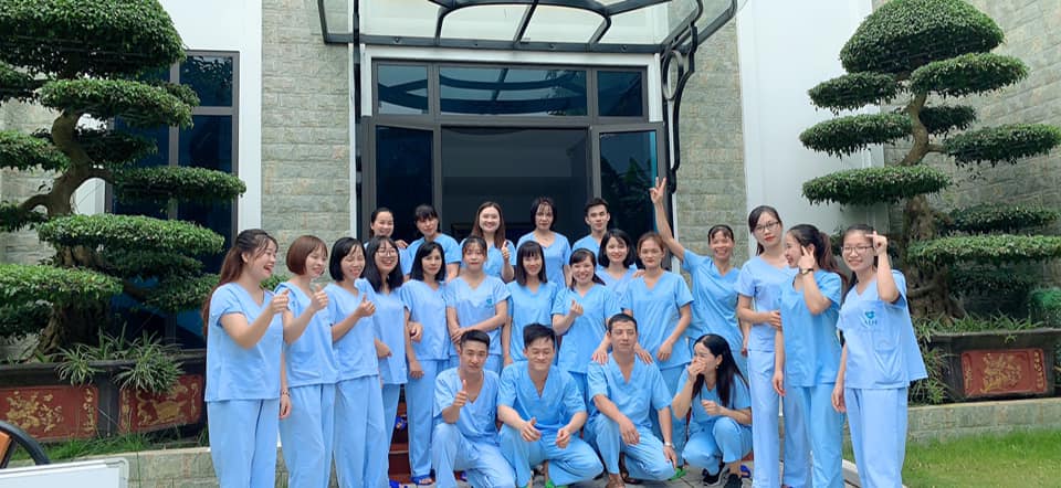 Đội ngũ chuyên gia và nhân viên