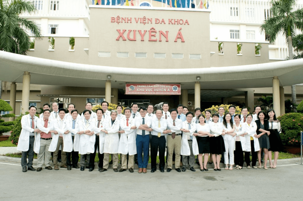 Đội ngũ y bác sĩ tại Bệnh viện Đa khoa Xuyên Á