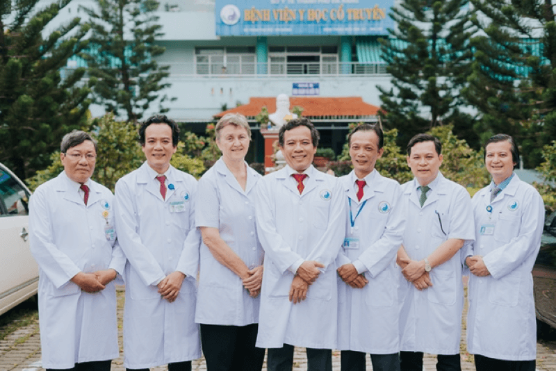 Đội ngũ y bác sĩ bệnh viện y học cổ truyền Đà Nẵng