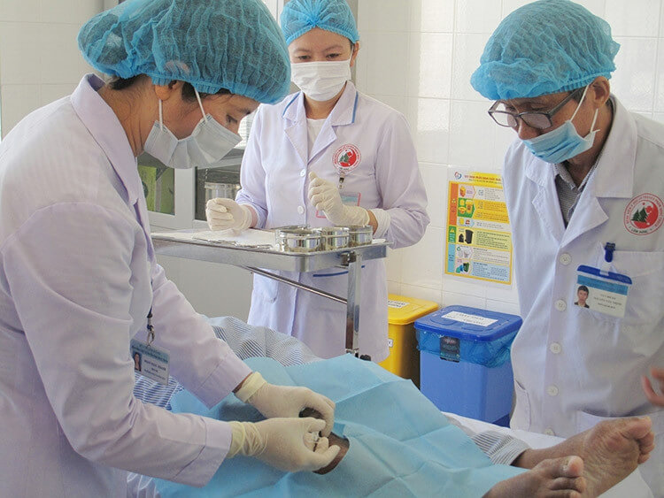 Hoạt động khám chữa bệnh Bệnh viện Y học cổ truyền Phạm Ngọc Thạch Lâm Đồng