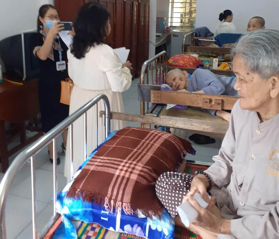 Trung tâm nuôi dưỡng người già và trẻ mồ côi thành phố Long Xuyên, An Giang