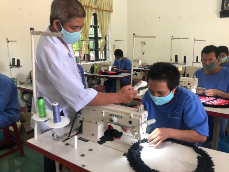 kiểm tra sức khỏe cho các đối tượng sinh sống tại Trung tâm Bảo trợ xã hội Thừa Thiên Huế