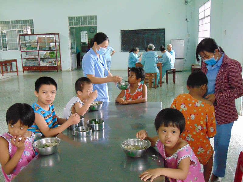 Hoạt động chăm sóc tại Trung tâm Bảo trợ xã hội tỉnh Trà Vinh