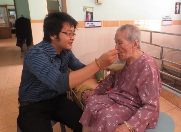 Hoạt động chăm sóc