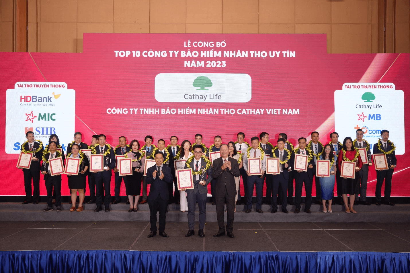 Bảo hiểm Cathay Life có lừa đảo không? Có nên mua không?