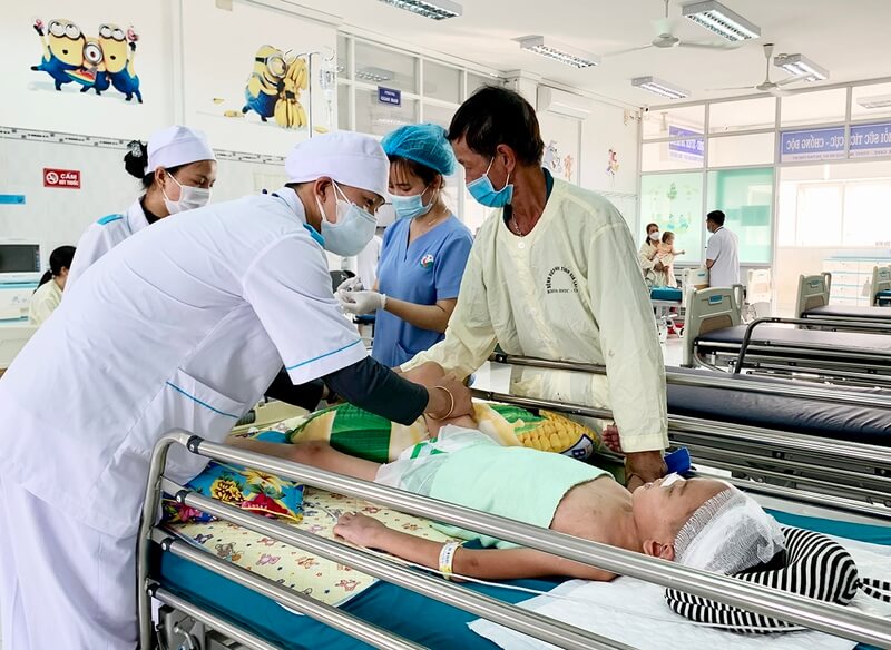 Khám chữa bệnh