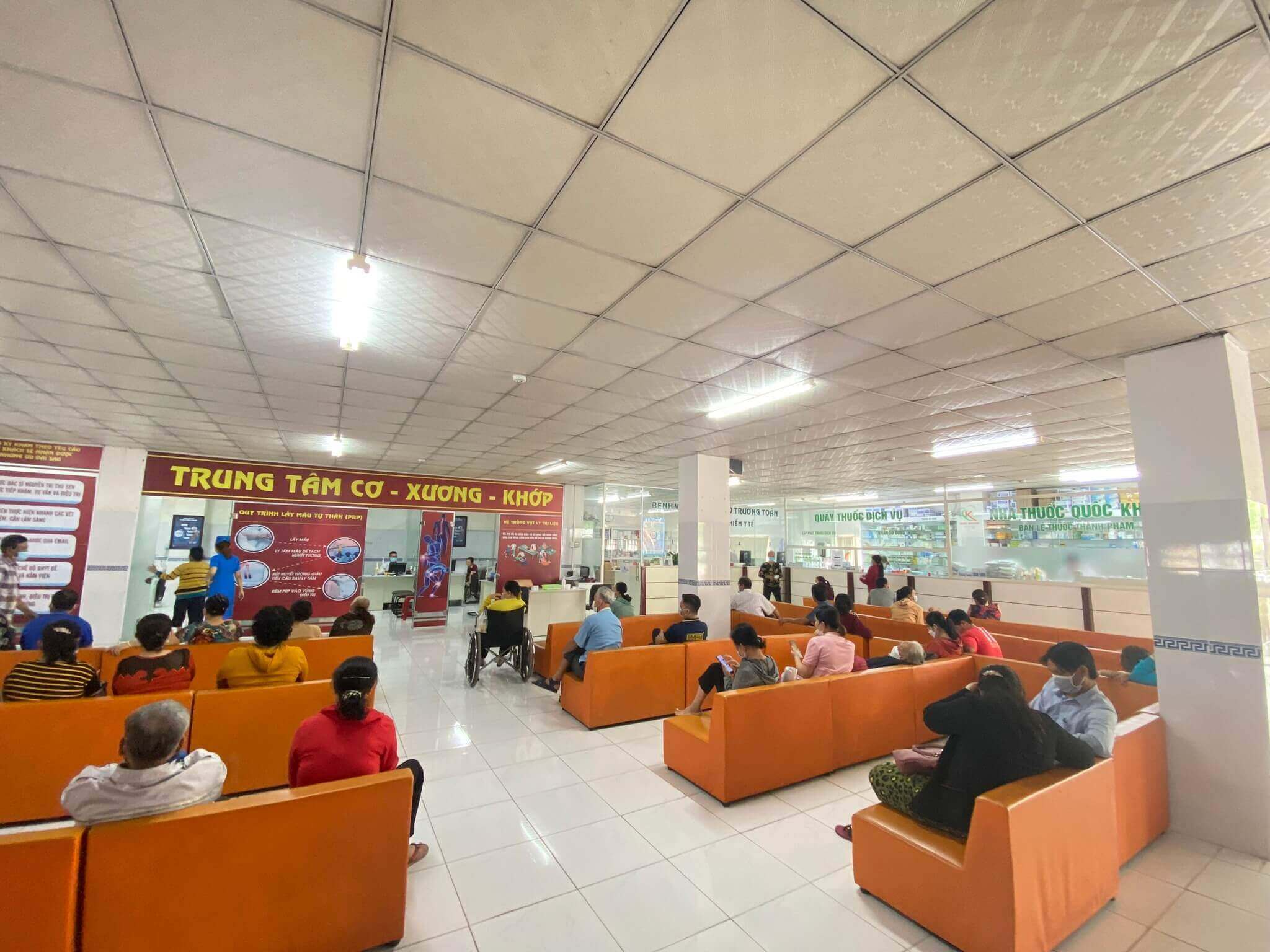 Khám bệnh tại Bệnh viện Đại học Võ Trường Toản