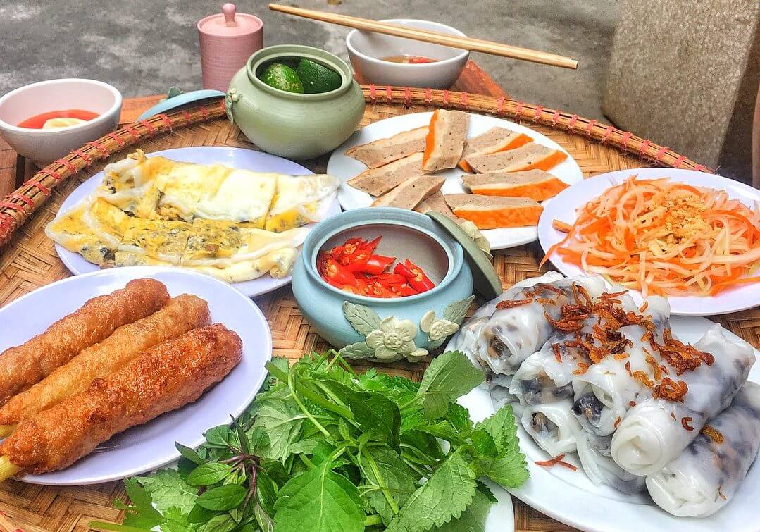 Cách ăn bánh cuốn để không tăng cân