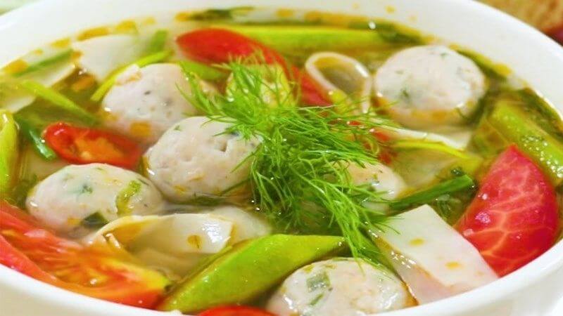 Chả cá thu nấu canh chua