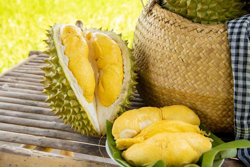 1 múi sầu riêng bao nhiêu calo? Ăn sầu riêng có béo không?