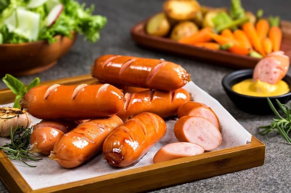 1 cây xúc xích bao nhiêu calo? Ăn xúc xích có béo không?