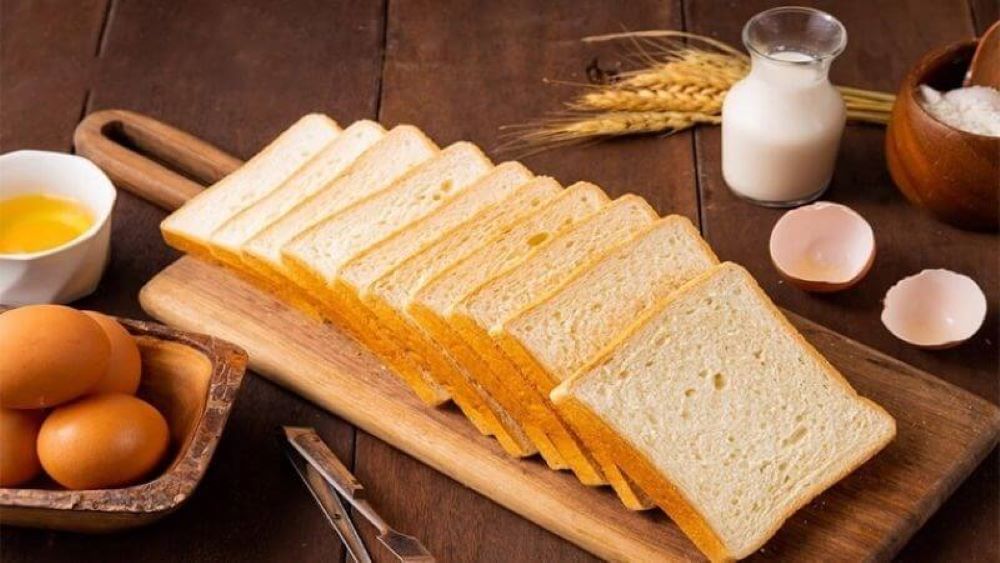 Bánh mì sandwich bao nhiêu calo? Ăn bánh mì sandwich có béo không?