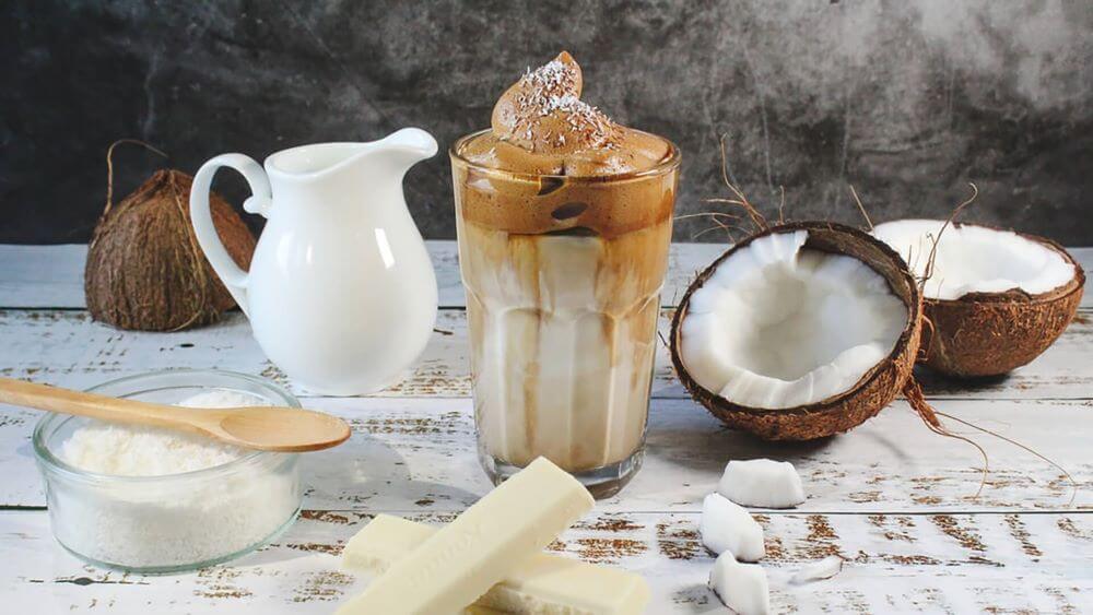 Cà phê cốt dừa bao nhiêu calo? Uống cà phê cốt dừa có béo không?