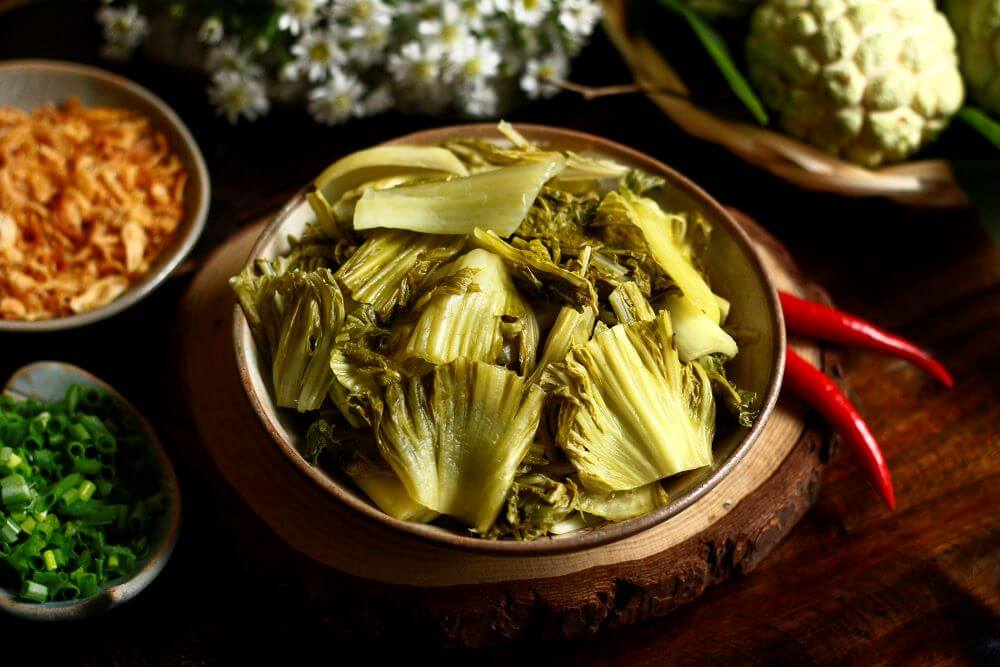 Dưa cải muối bao nhiêu calo? Ăn dưa cải muối đúng cách