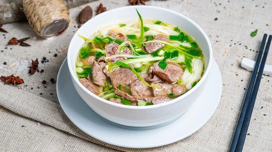 1 tô phở bò bao nhiêu calo? Cách ăn phở bò không lo béo