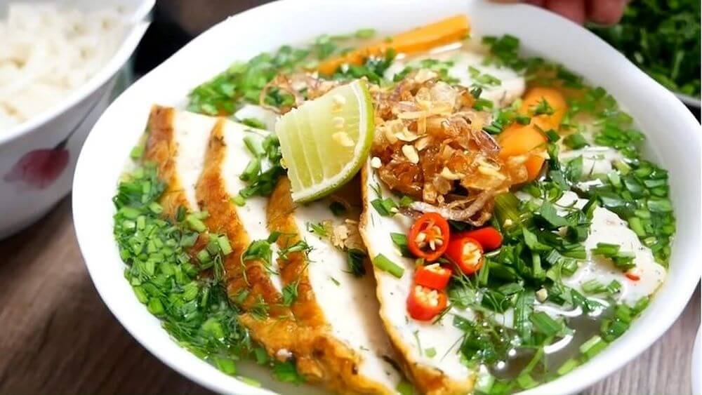 Bánh canh chả cá có bao nhiêu calo?