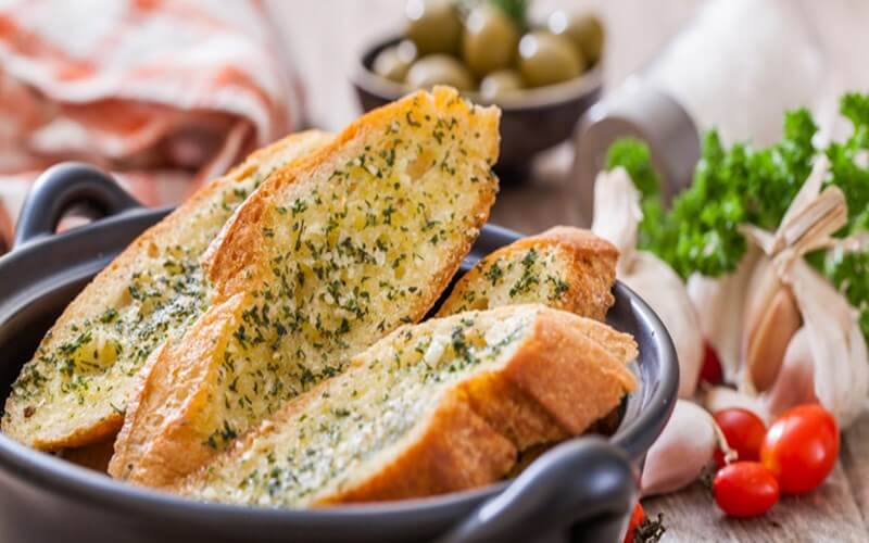 Bánh mì bơ bao nhiêu calo?