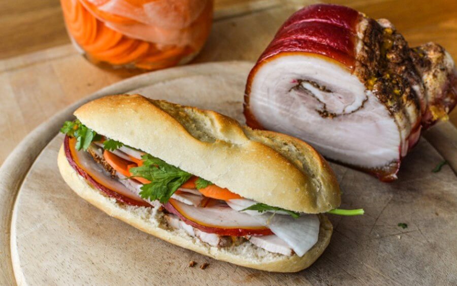 Bánh mì thịt nguội bao nhiêu calo? Ăn bánh mì thịt nguội có béo không?