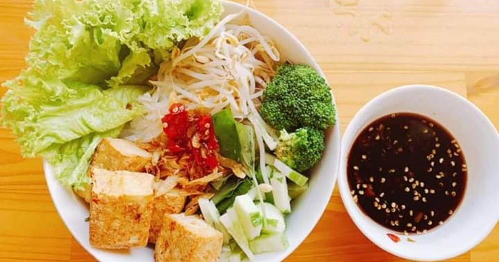 Bún nước tương bao nhiêu calo? Ăn bún nước tương có béo không?