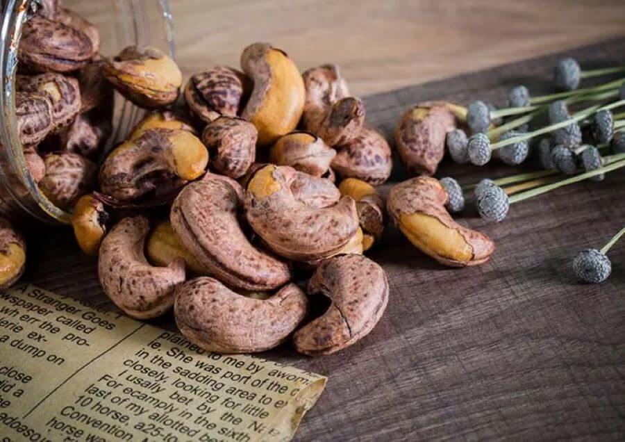 Hạt điều rang muối bao nhiêu calo? Ăn hạt điều rang muối có béo không?