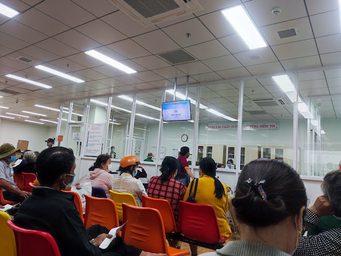 Bệnh nhân đến thăm khám tại bệnh viện