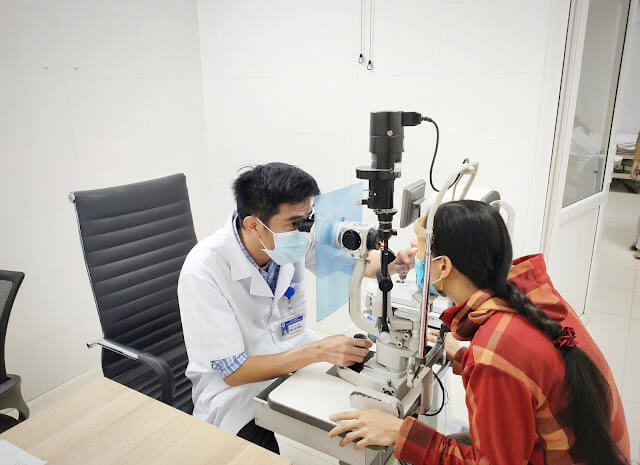 Bệnh nhân khám chữa bệnh tại Bệnh viện Đa khoa Phủ Diễn