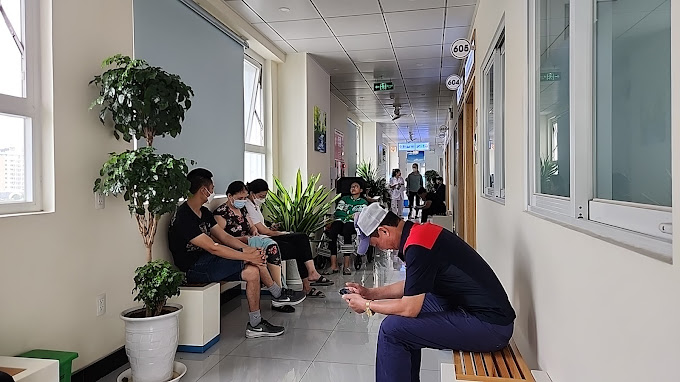 Bệnh nhân đến thăm khám tại bệnh viện