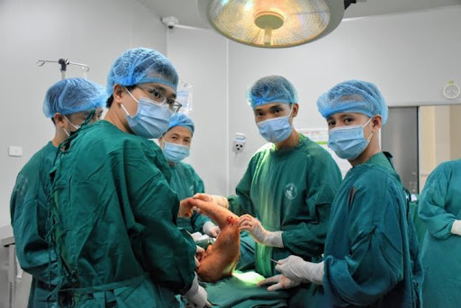 Hoạt động điều trị tại Bệnh viện Đa khoa tỉnh Vĩnh Phúc