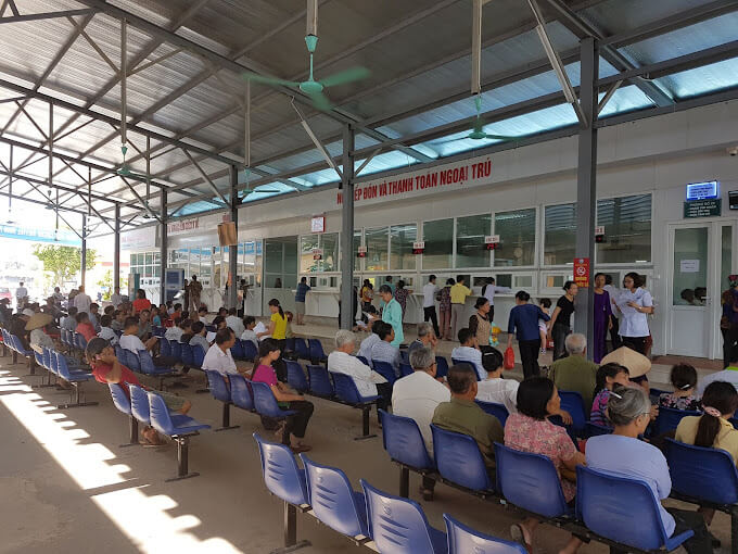 Bệnh nhân đến thăm khám tại bệnh viện